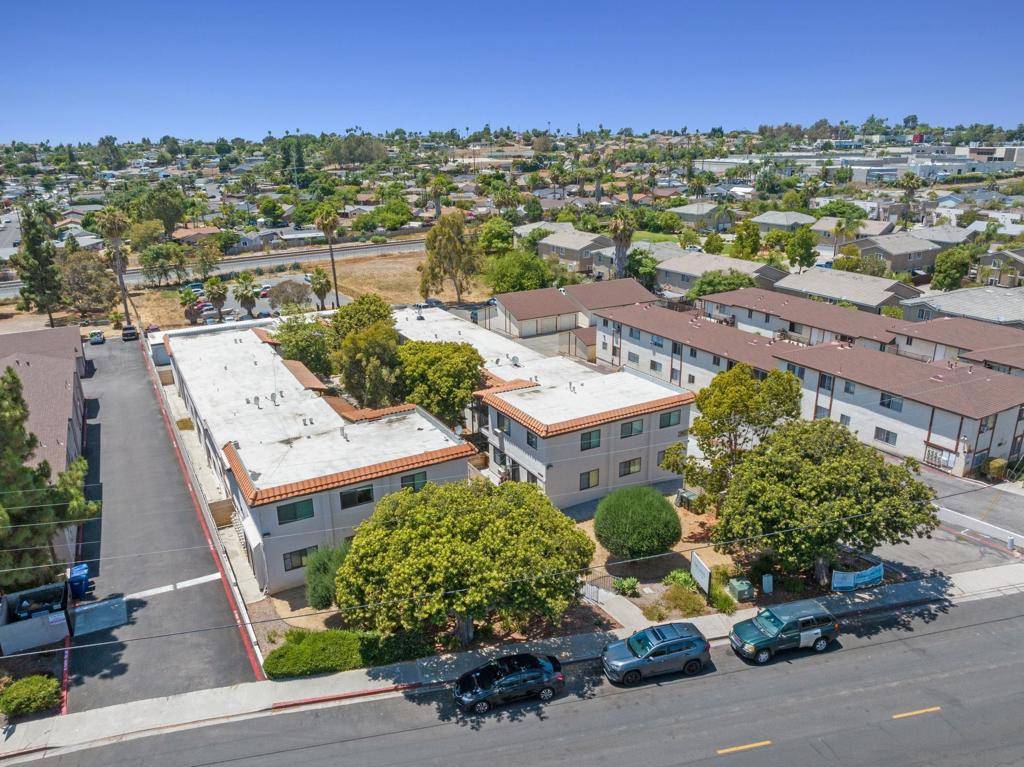 Vista, CA 92083,628 W California Ave