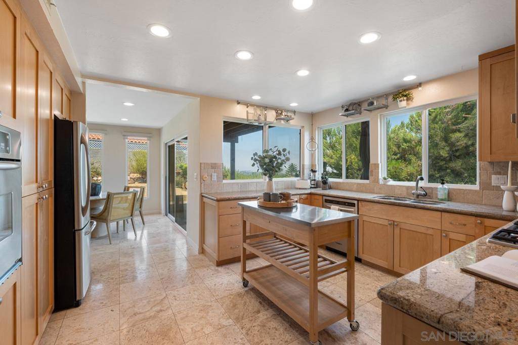 Carlsbad, CA 92009,3018 Xana Way