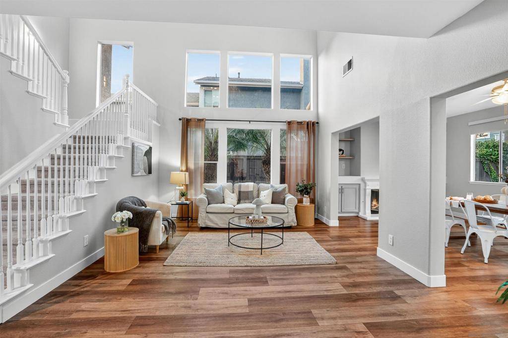 Encinitas, CA 92024,401 Villa Blanca Ct