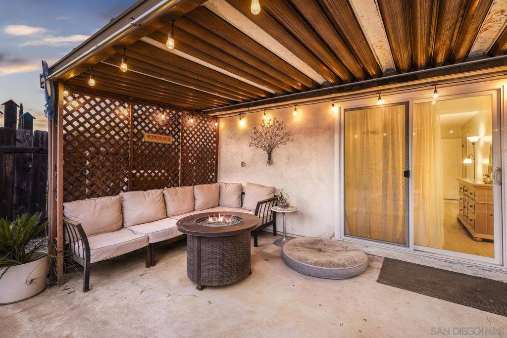 Poway, CA 92064,14152 Kendra Way