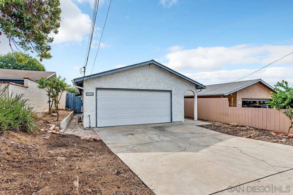 Spring Valley, CA 91977,935 Ramona Ave