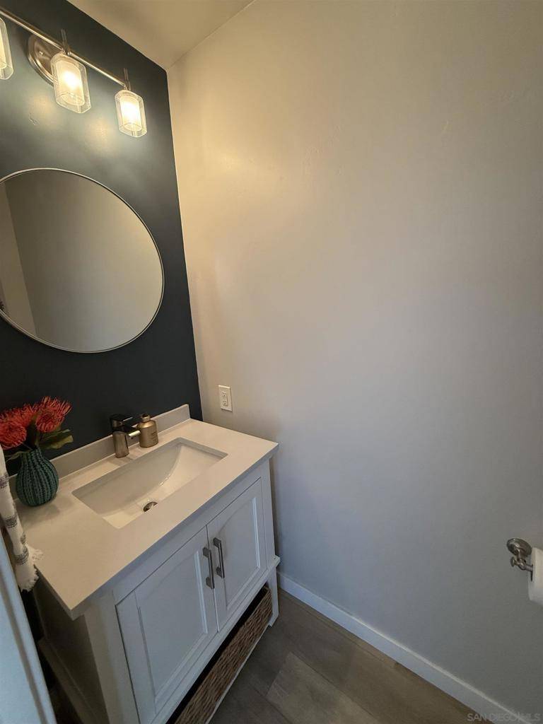 Del Mar, CA 92014,2305 Camino Del Mar #C