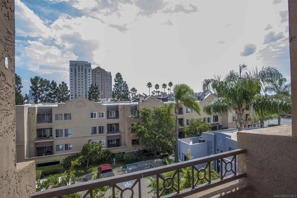 San Diego, CA 92122,8889 Caminito Plaza Centro #7401