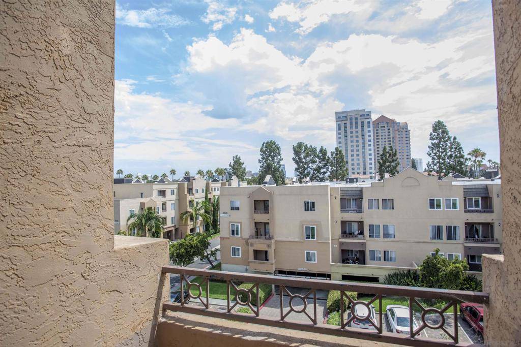 San Diego, CA 92122,8889 Caminito Plaza Centro #7401