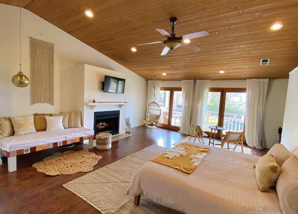Encinitas, CA 92024,837 4th Street