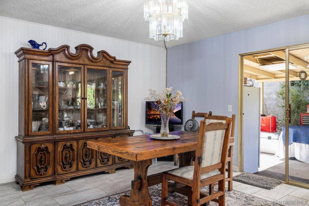 San Diego, CA 92111,5360 Burford