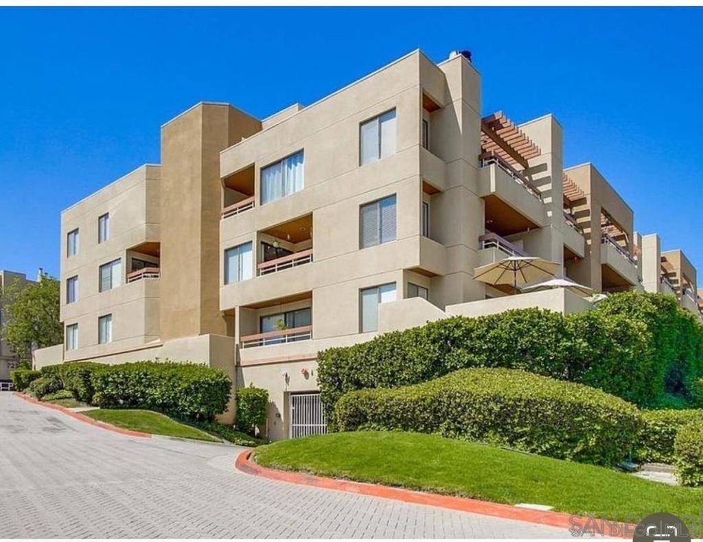 San Diego, CA 92119,7225 7225 Navajo Rd Unit 229