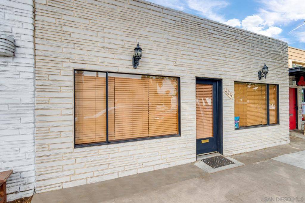 San Diego, CA 92107,4835 Voltaire