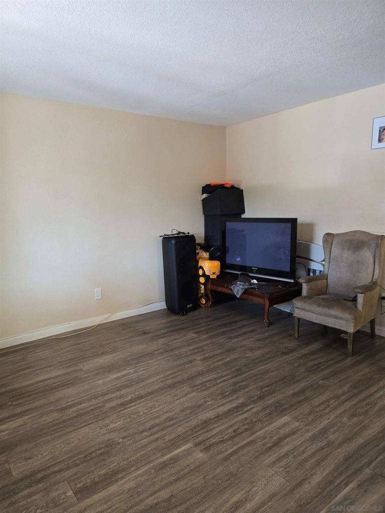 Escondido, CA 92025,340 W 15Th Ave #5