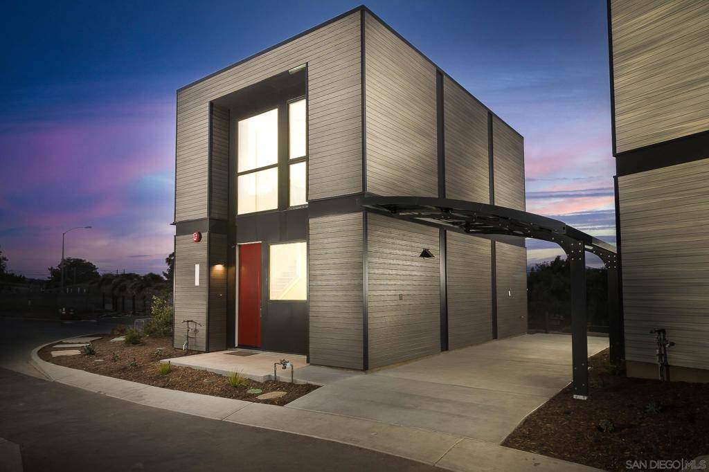 La Mesa, CA 91941,8294 High St