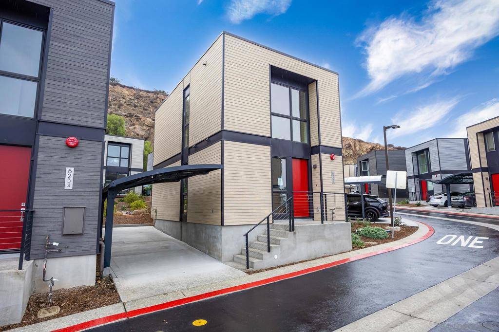 La Mesa, CA 91941,8296 High St