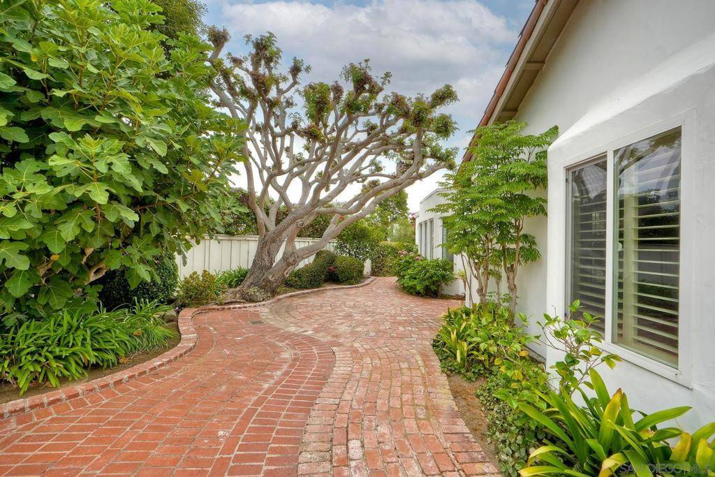 Oceanside, CA 92056,5002 Mycenae Way