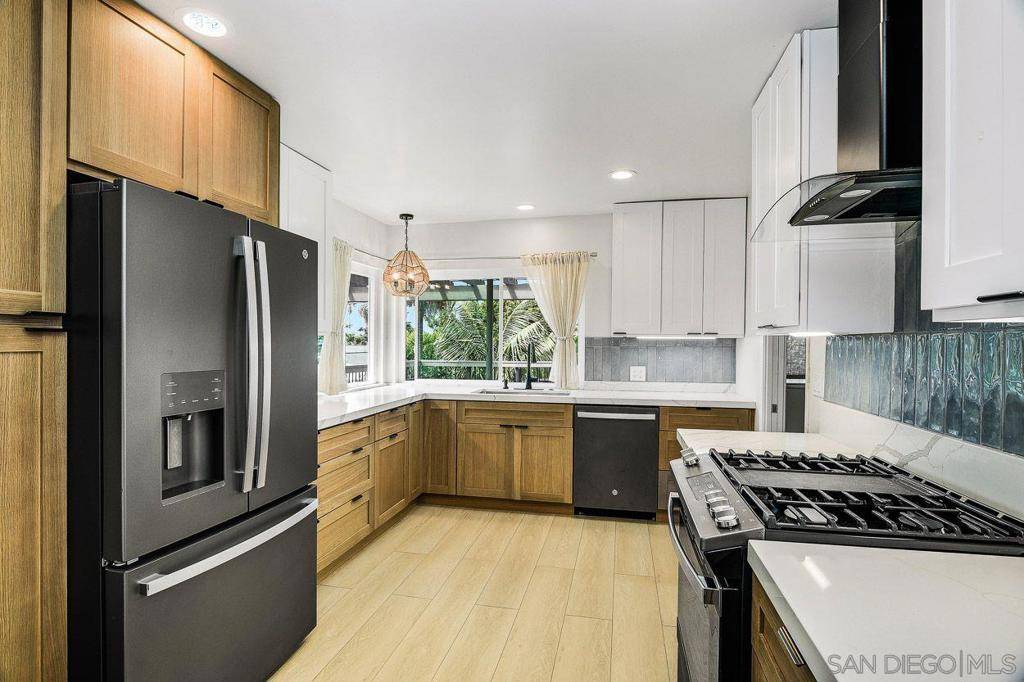 San Diego, CA 92107,4462 Algeciras