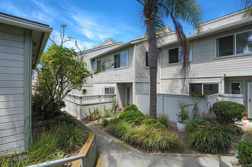 San Diego, CA 92107,4674 Saratoga Ave #2