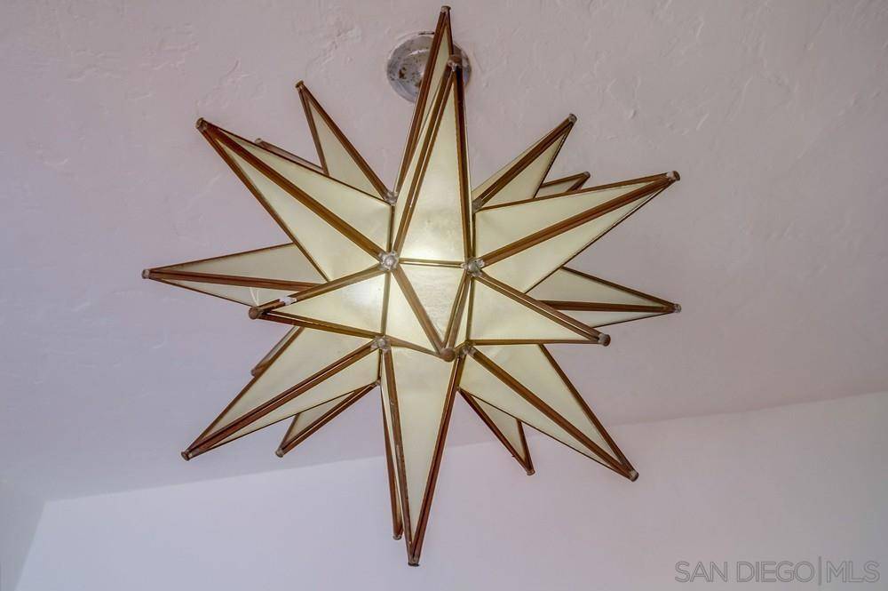 San Diego, CA 92103,2854 ALBATROSS ST