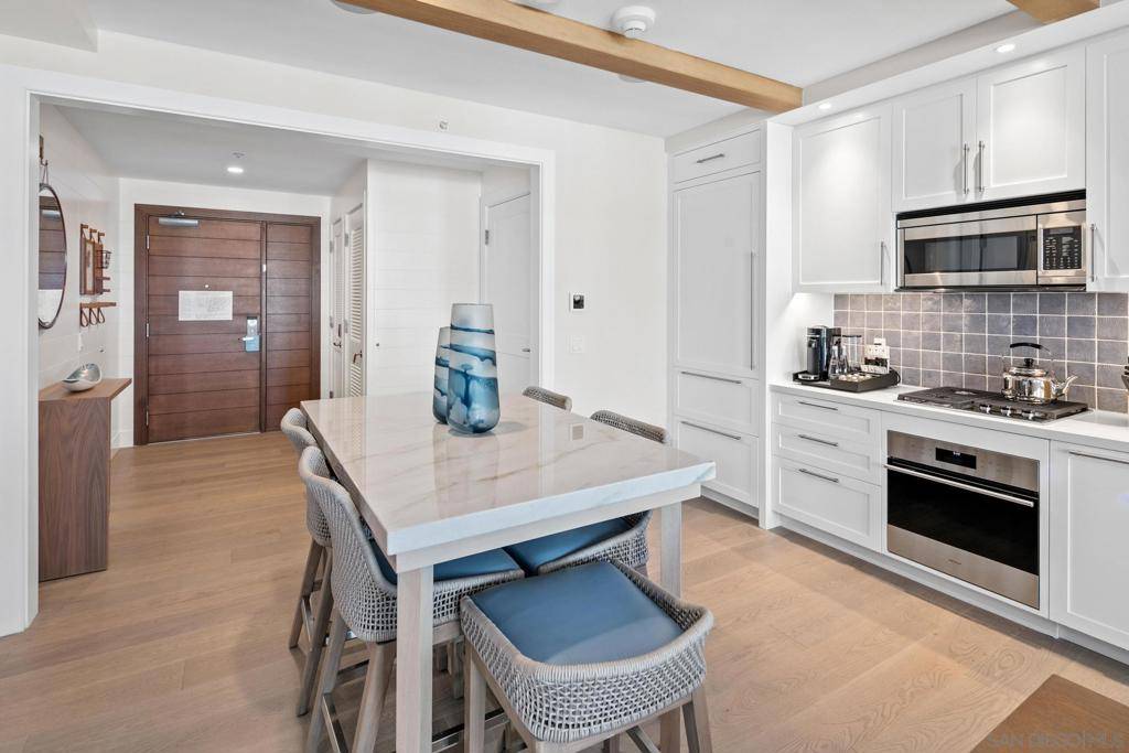 Coronado, CA 92118,1500 Orange Avenue #Shore House #67