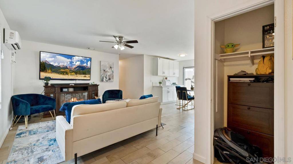 Spring Valley, CA 91977,445 Kempton St