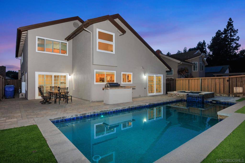 San Diego, CA 92130,3975 San Gregorio Way