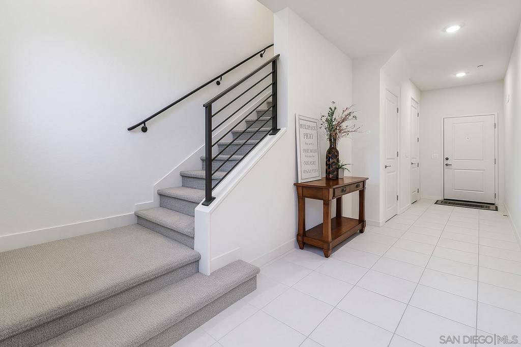 Chula Vista, CA 91915,2065 Bravo Loop #6