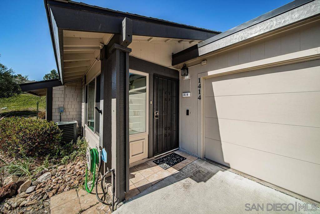 Vista, CA 92084,1414 Market St