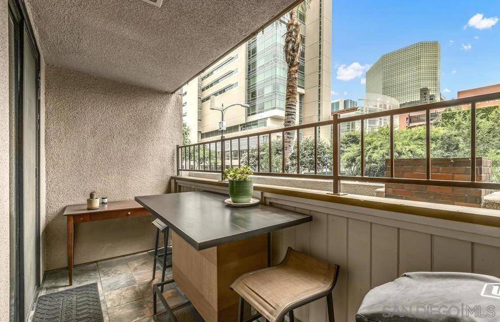 San Diego, CA 92101,850 State St #114