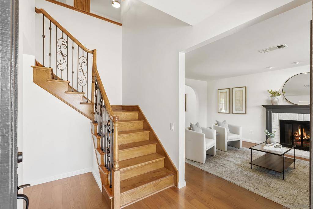 San Diego, CA 92117,5919 Lana Dr