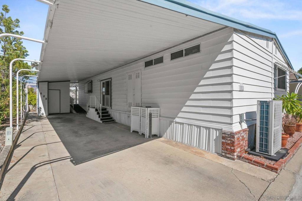 Lakeside, CA 92040,9500 Harritt Rd ##201