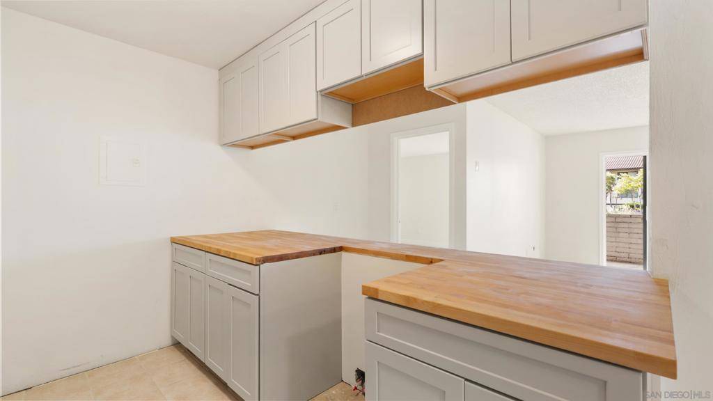 San Diego, CA 92108,6780 Friars #154