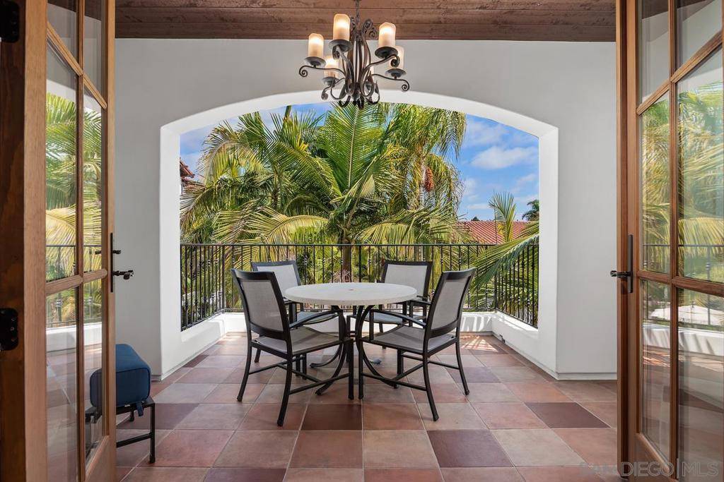 Carlsbad, CA 92009,7323 Estrella De Mar Rd #44