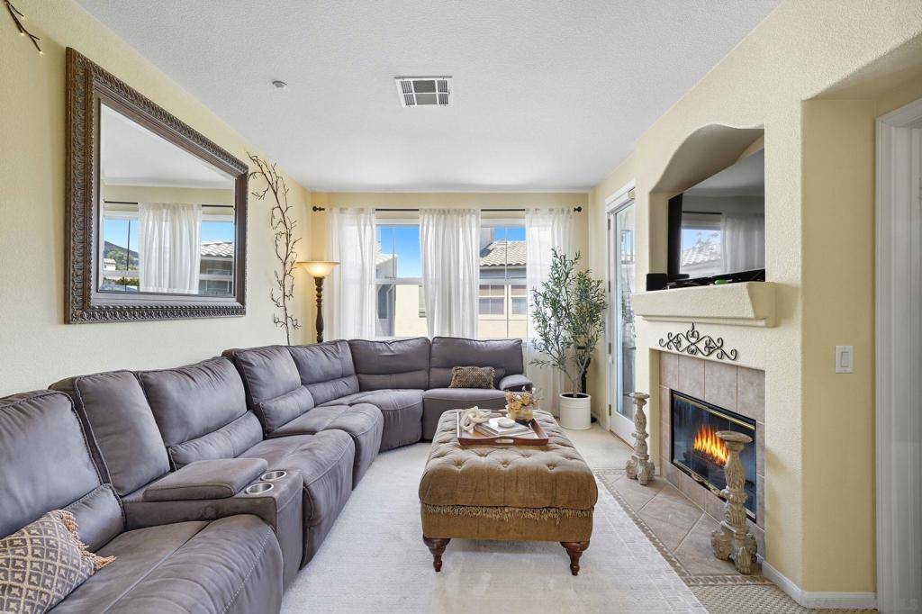 Chula Vista, CA 91914,380 Callesita Mariola