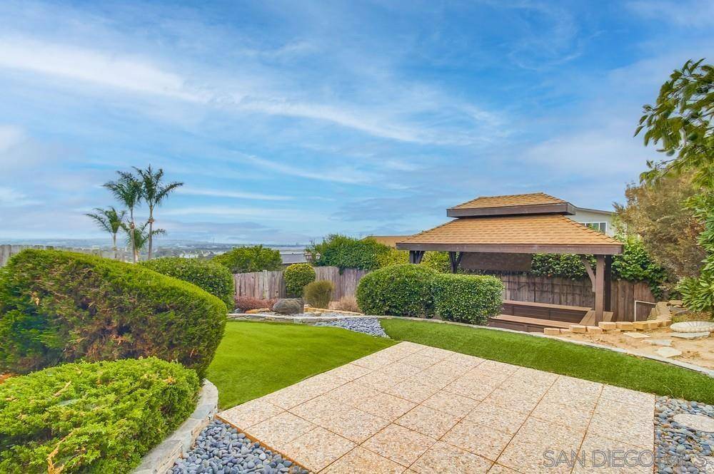 San Diego, CA 92117,2910 Erie St