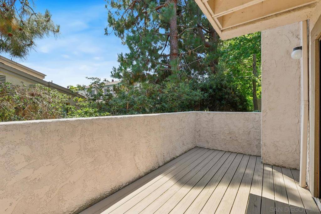 La Jolla, CA 92037,8436 Via Sonoma #67