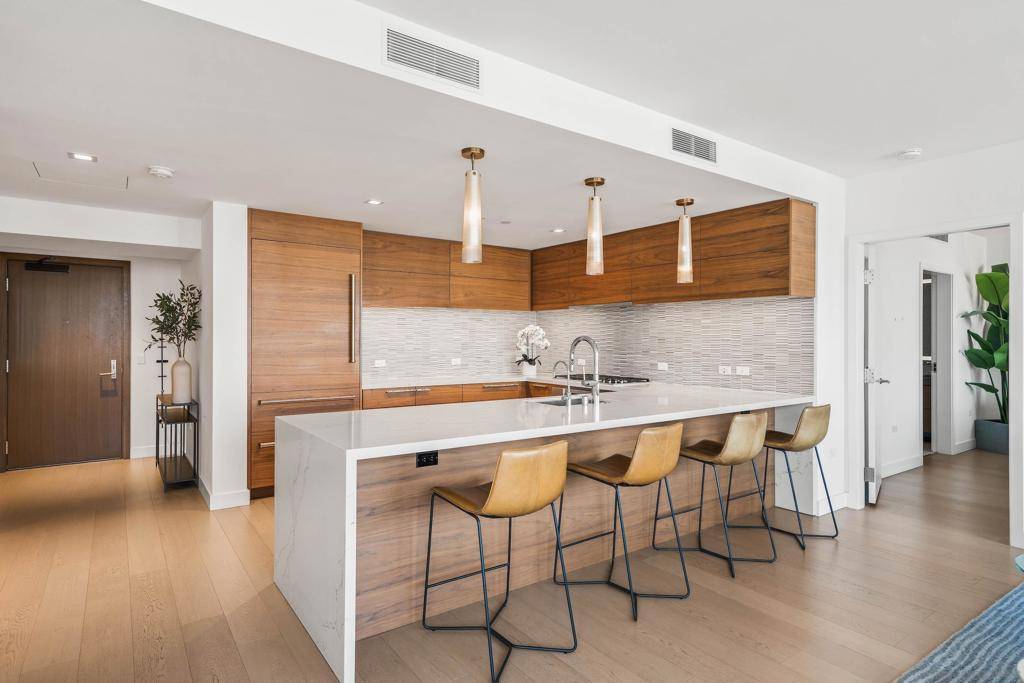San Diego, CA 92101,888 W E Street #2206