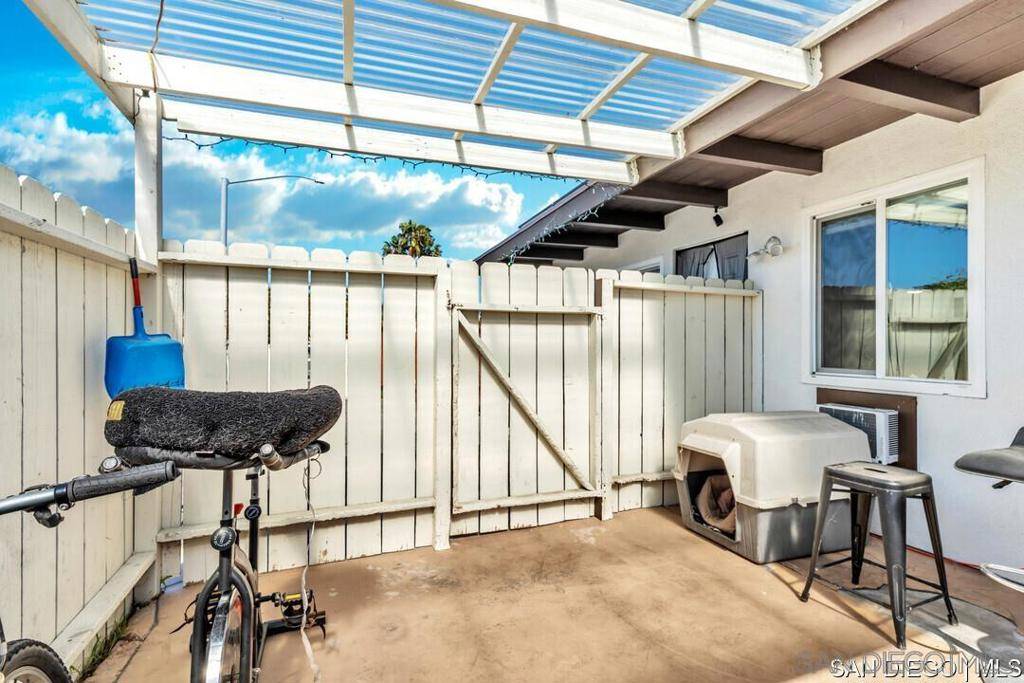 Vista, CA 92083,157 59 Natal WAY