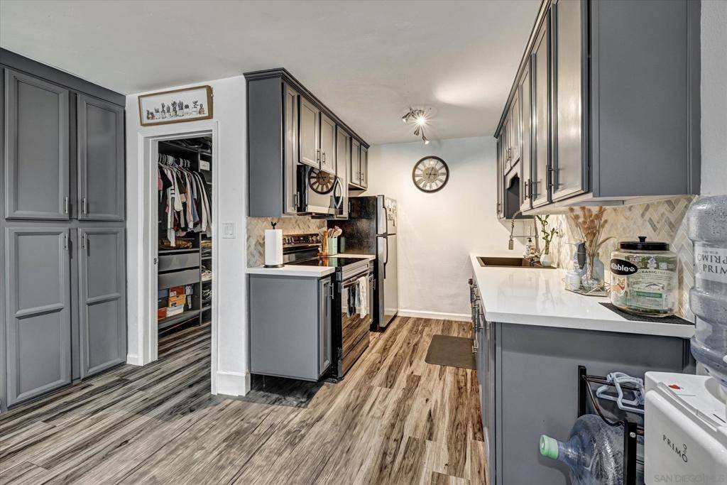 San Diego, CA 92111,6333 Mount Ada #156