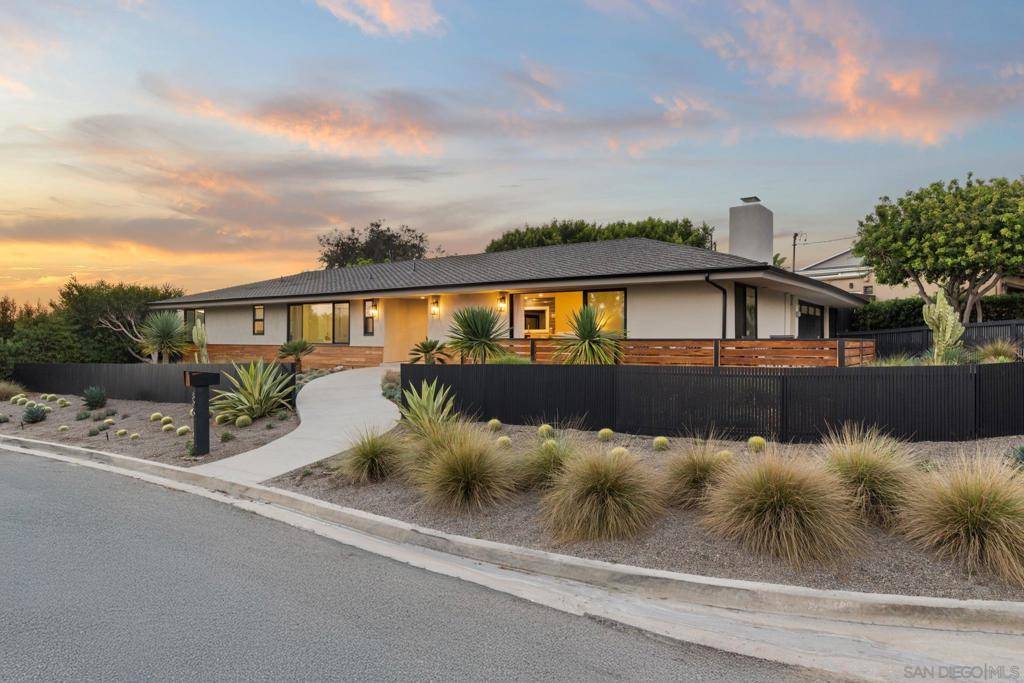 La Jolla, CA 92037,896 La Jolla Rancho Road