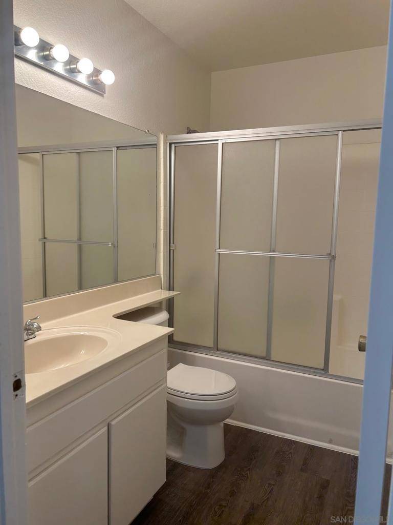 San Diego, CA 92104,3934 Hamilton St #4