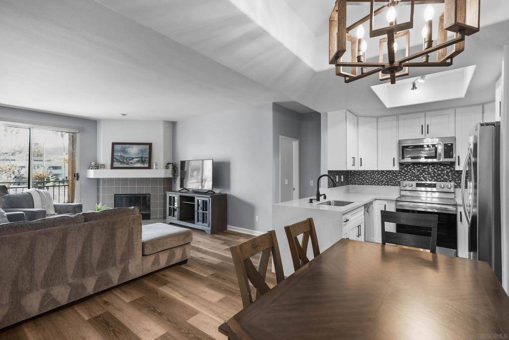 San Diego, CA 92108,510 Camino De La Reina #102