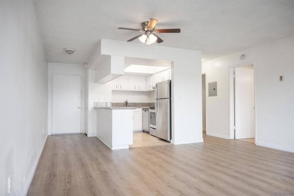 San Diego, CA 92111,7555 Linda Vista #9