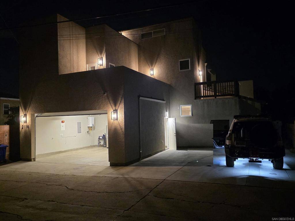 San Diego, CA 92109,2114 Felspar St