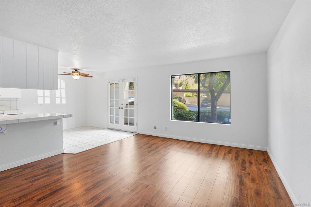 San Diego, CA 92115,5045 Collwood Way #33