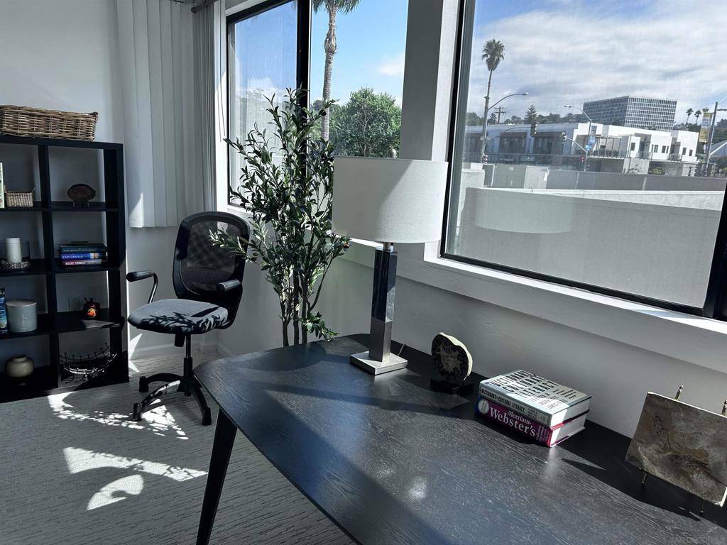 La Jolla, CA 92037,7550 EADS AVE #203