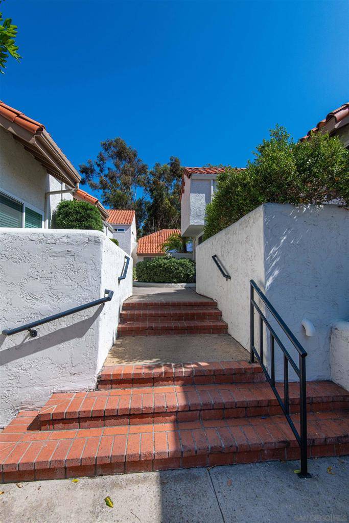 Bonita, CA 91902,4614 Villas Dr