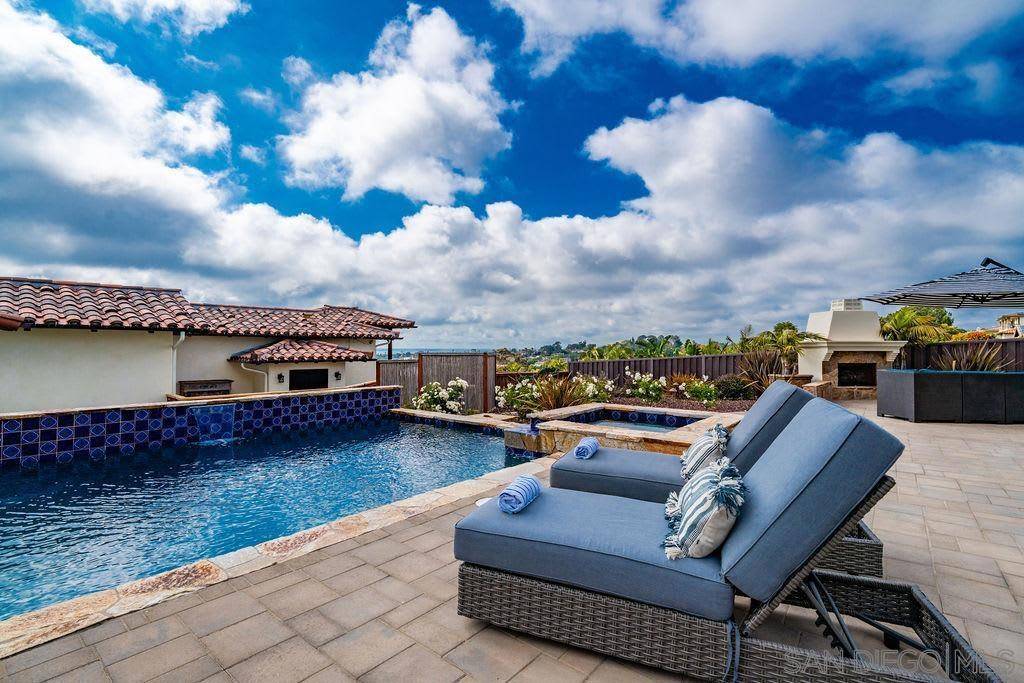 Encinitas, CA 92024,604 Camino De Orchidia