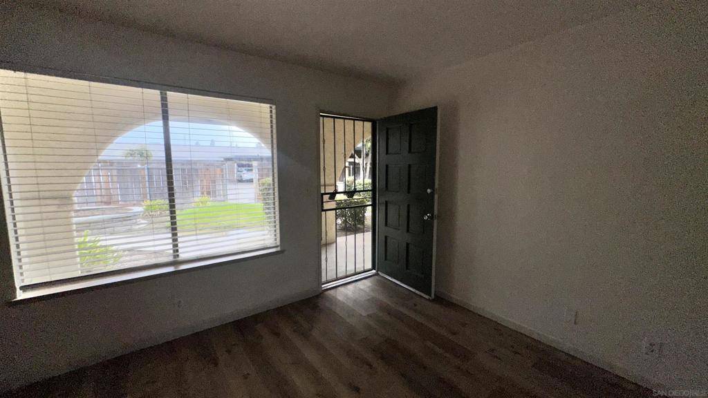 Fresno, CA 93726,4002 E E Dakota Ave #104