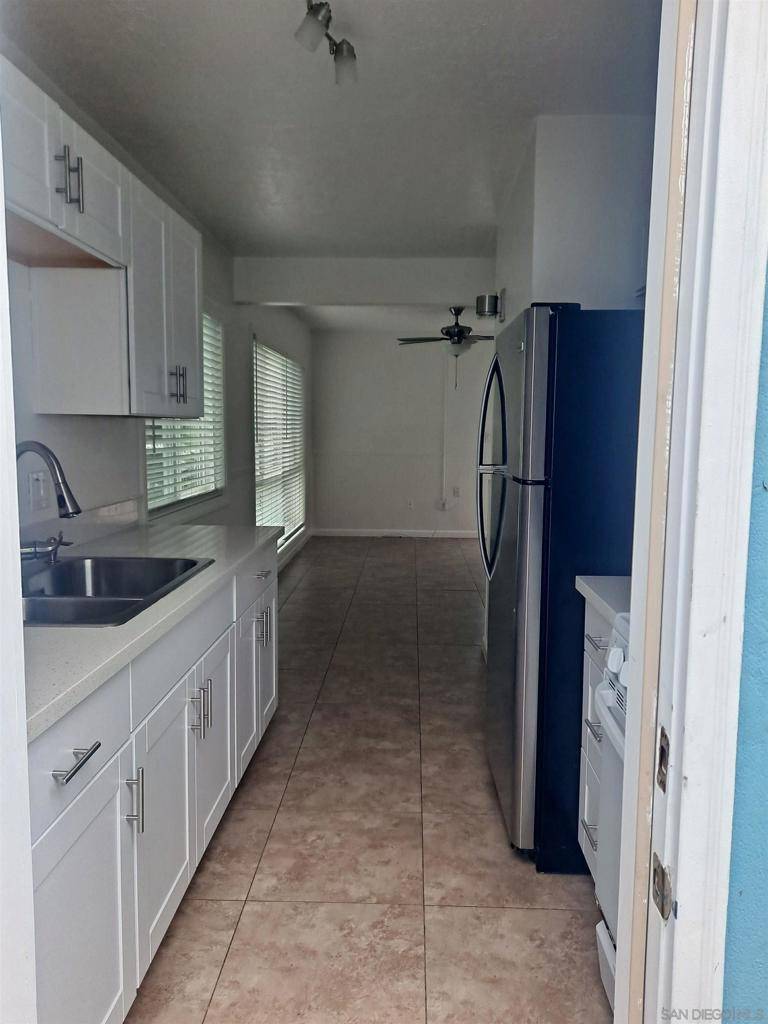 San Diego, CA 92109,4470 Bond St