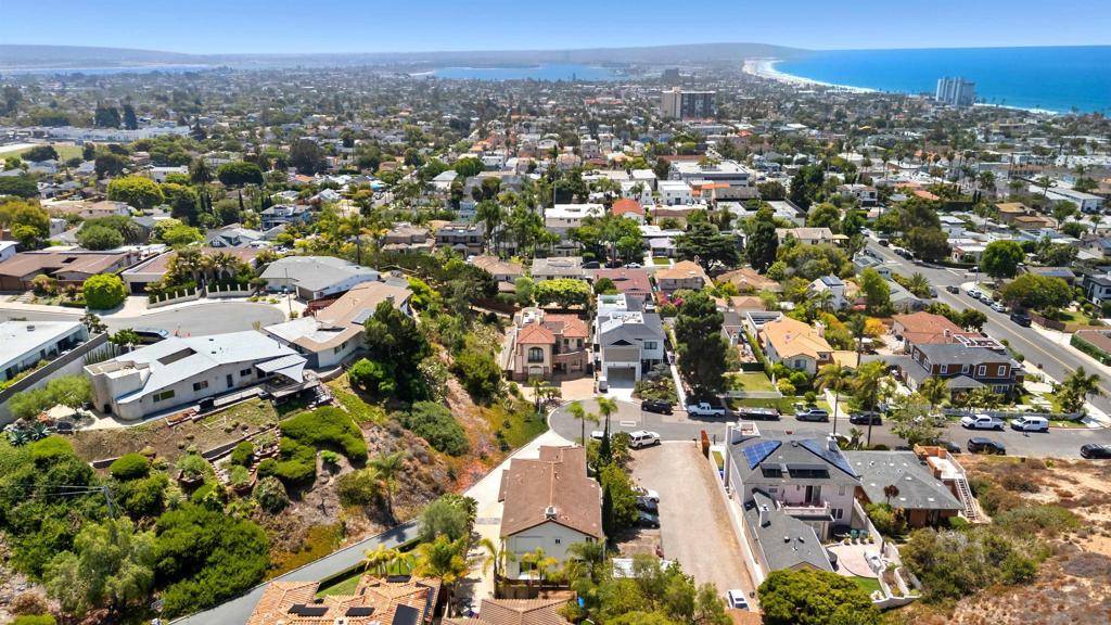 San Diego, CA 92109,1040 Van Nuys St