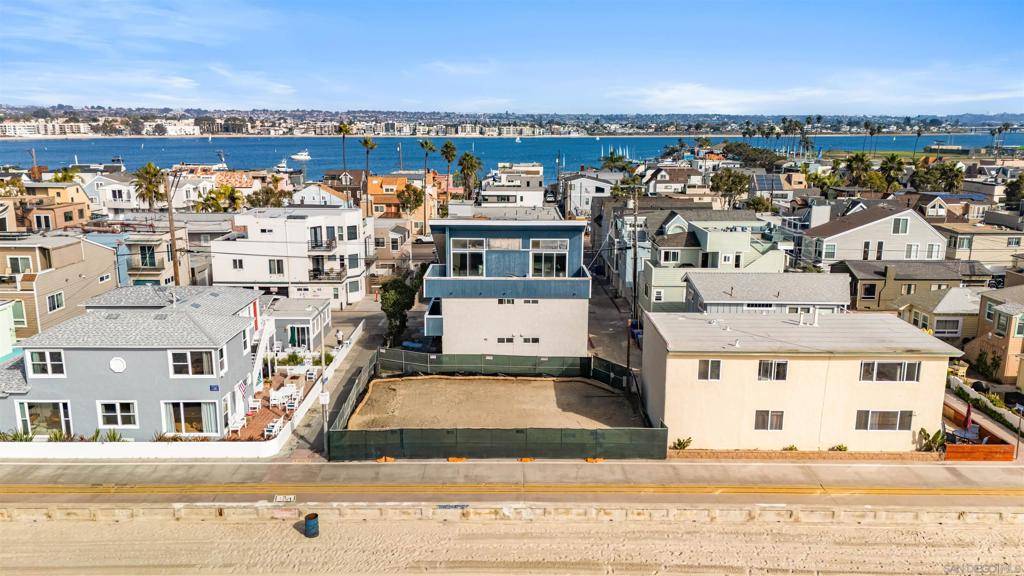 San Diego, CA 92109,701 Sunset Ct