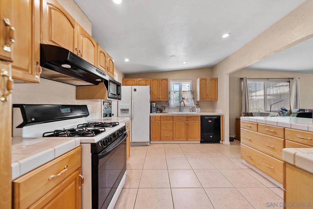 Imperial Beach, CA 91932,718 Oneonta Ave