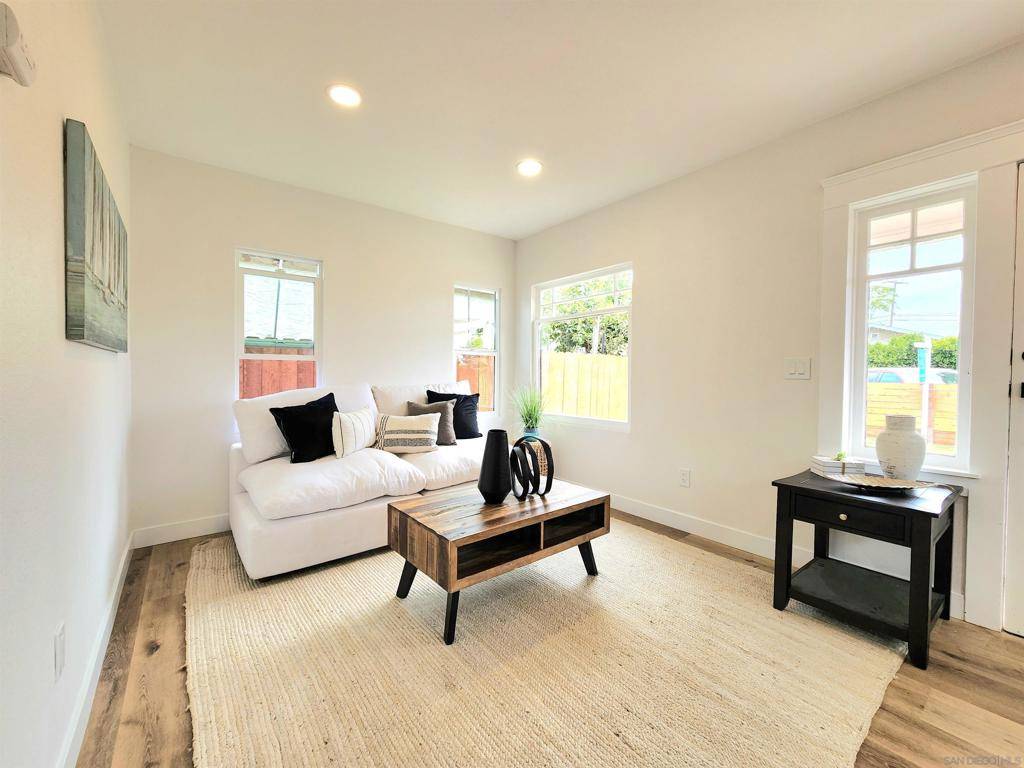 San Diego, CA 92105,3842 46th St